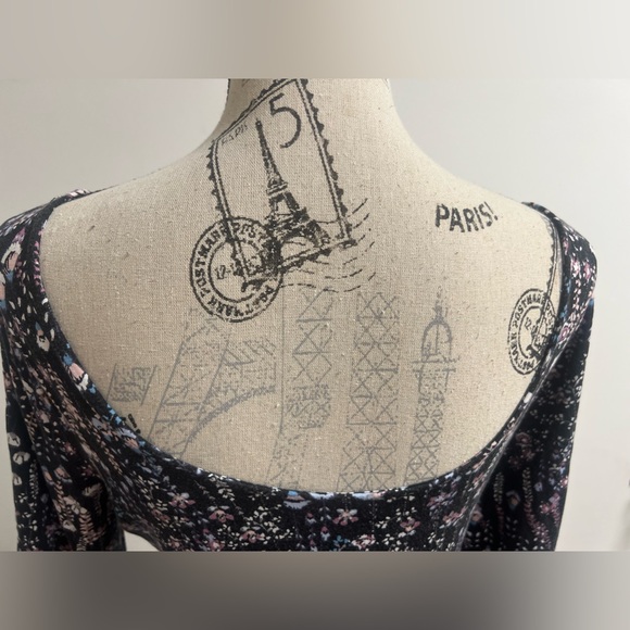 Black Floral Maternity Top! - Picture 5 of 15